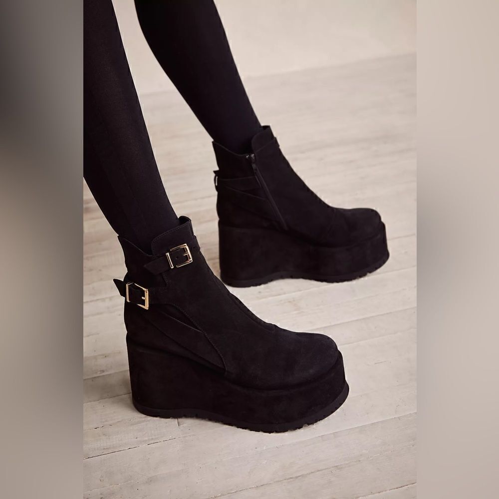 NEW FREE PEOPLE JEFFREY CAMPBELL SABRINA PLATFORM BOOTS BLACK SUEDE